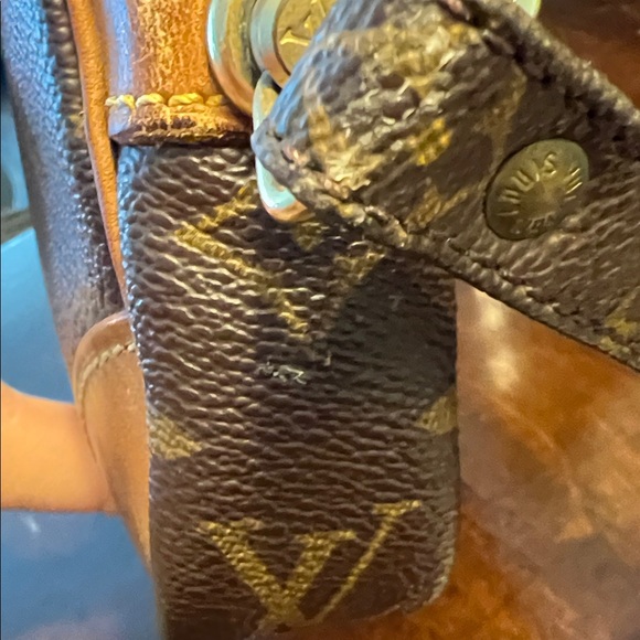 Authentic Vintage Louis Vuitton Brown and Tan Monogram Clutch/Bag - Picture 14 of 17